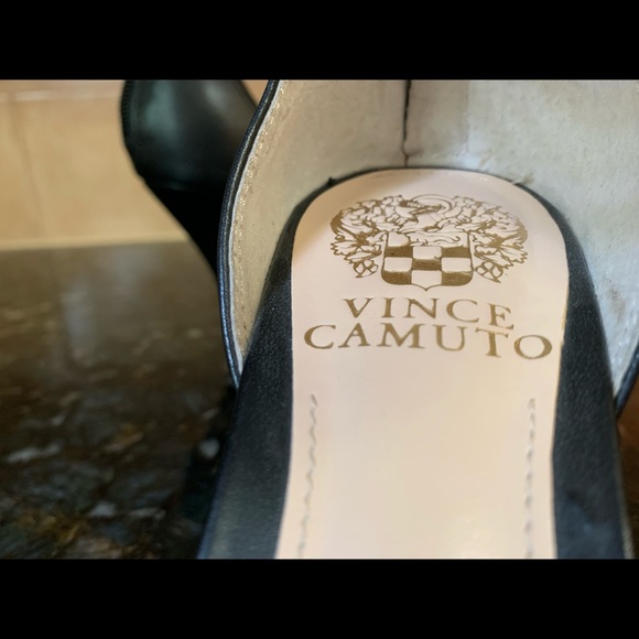 Vince Camuto heels w/ ankle strap detail 7 1/2 - Picture 2 of 4